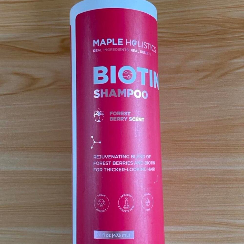Maple holistics biotin shampoo forest berry scent